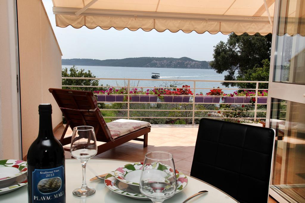 Gem Of The Sea Luxury Beach Apartment With Brand New Heating Infinity Pool Trogir Buitenkant foto