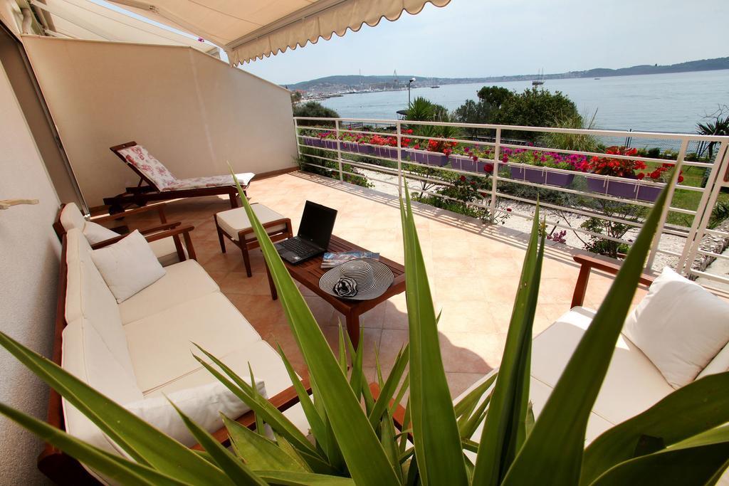 Gem Of The Sea Luxury Beach Apartment With Brand New Heating Infinity Pool Trogir Buitenkant foto