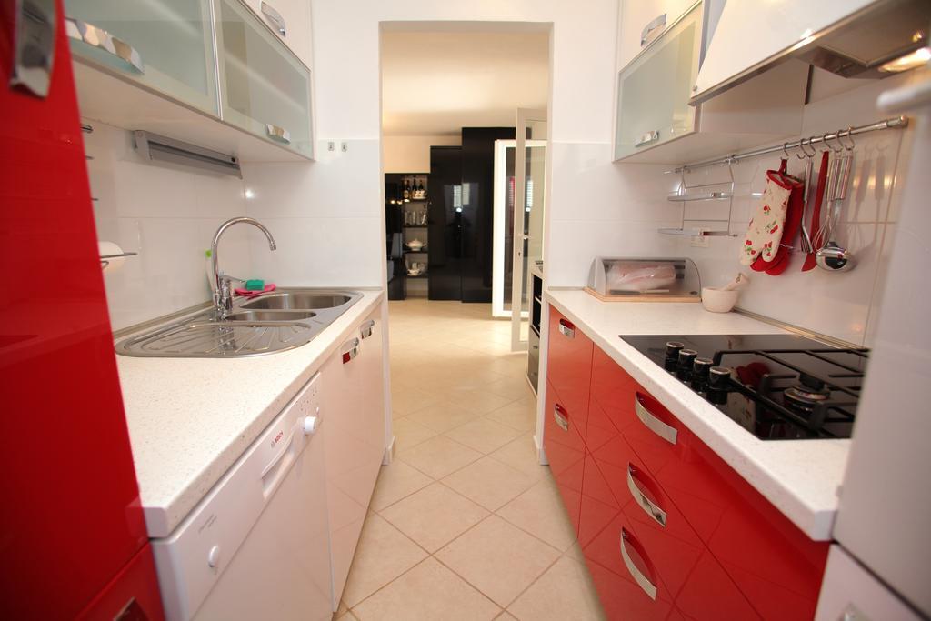 Gem Of The Sea Luxury Beach Apartment With Brand New Heating Infinity Pool Trogir Buitenkant foto
