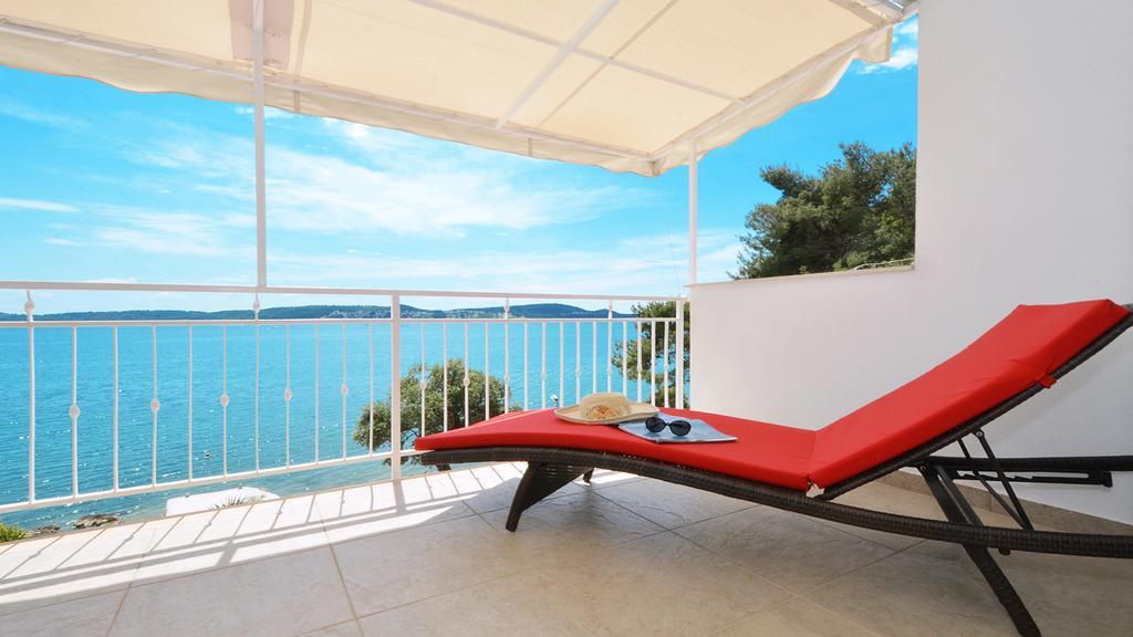 Gem Of The Sea Luxury Beach Apartment With Brand New Heating Infinity Pool Trogir Buitenkant foto