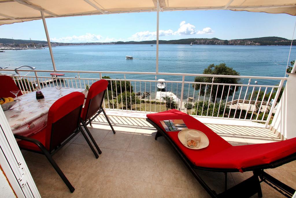 Gem Of The Sea Luxury Beach Apartment With Brand New Heating Infinity Pool Trogir Buitenkant foto