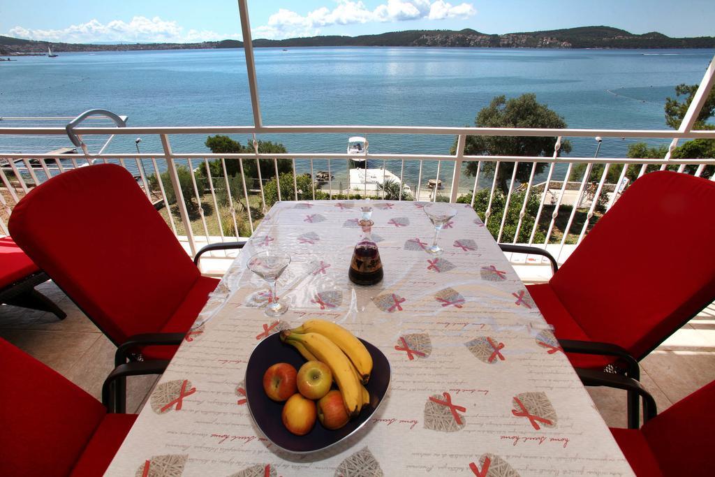 Gem Of The Sea Luxury Beach Apartment With Brand New Heating Infinity Pool Trogir Buitenkant foto