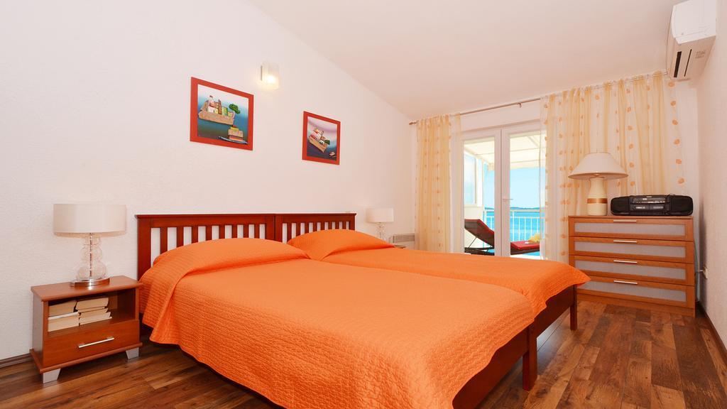 Gem Of The Sea Luxury Beach Apartment With Brand New Heating Infinity Pool Trogir Buitenkant foto