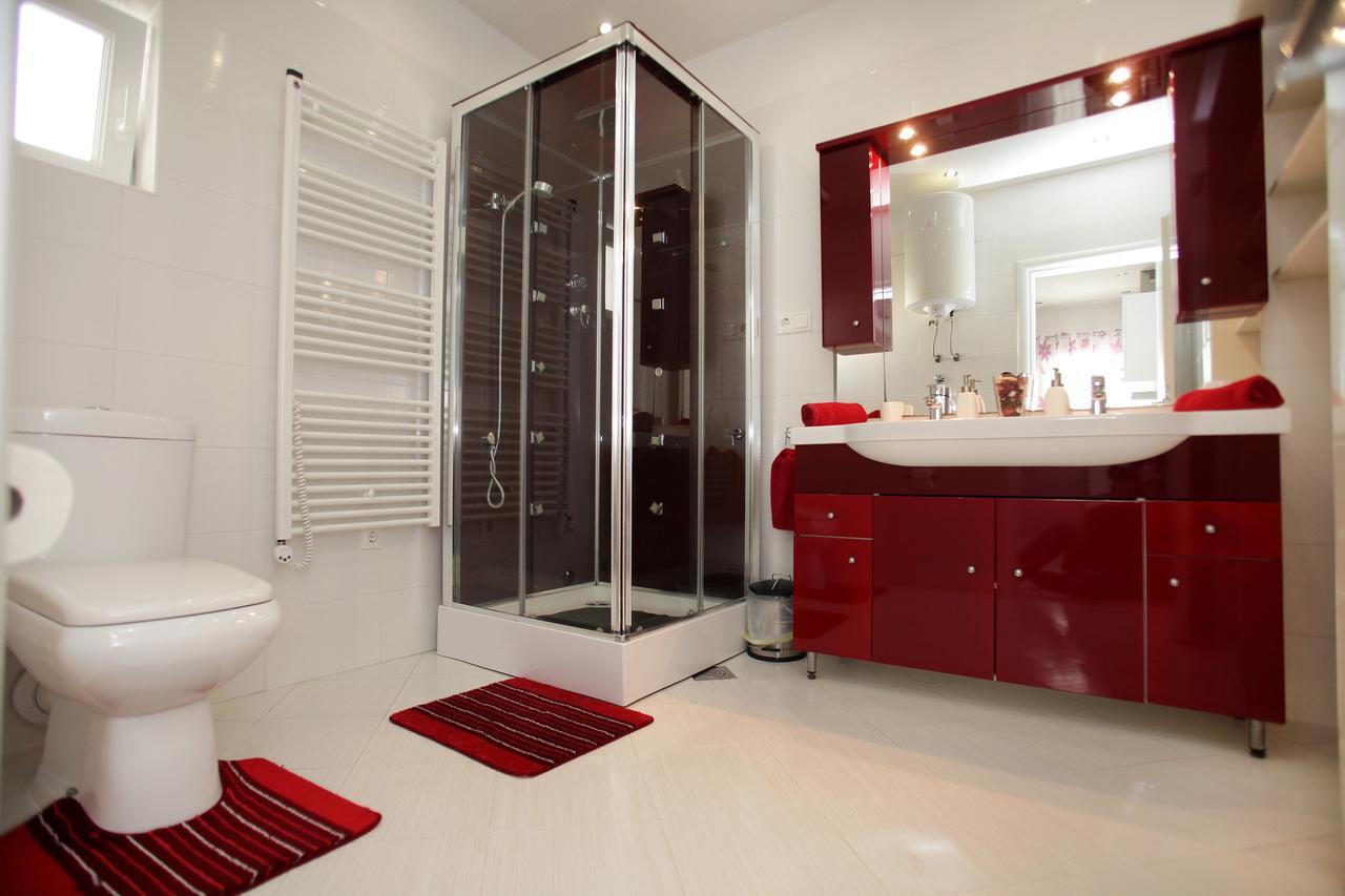 Gem Of The Sea Luxury Beach Apartment With Brand New Heating Infinity Pool Trogir Buitenkant foto