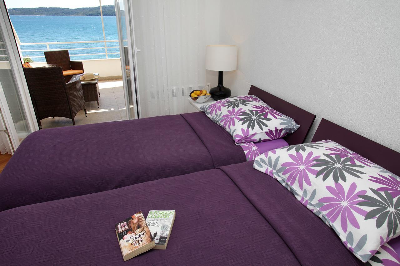 Gem Of The Sea Luxury Beach Apartment With Brand New Heating Infinity Pool Trogir Buitenkant foto