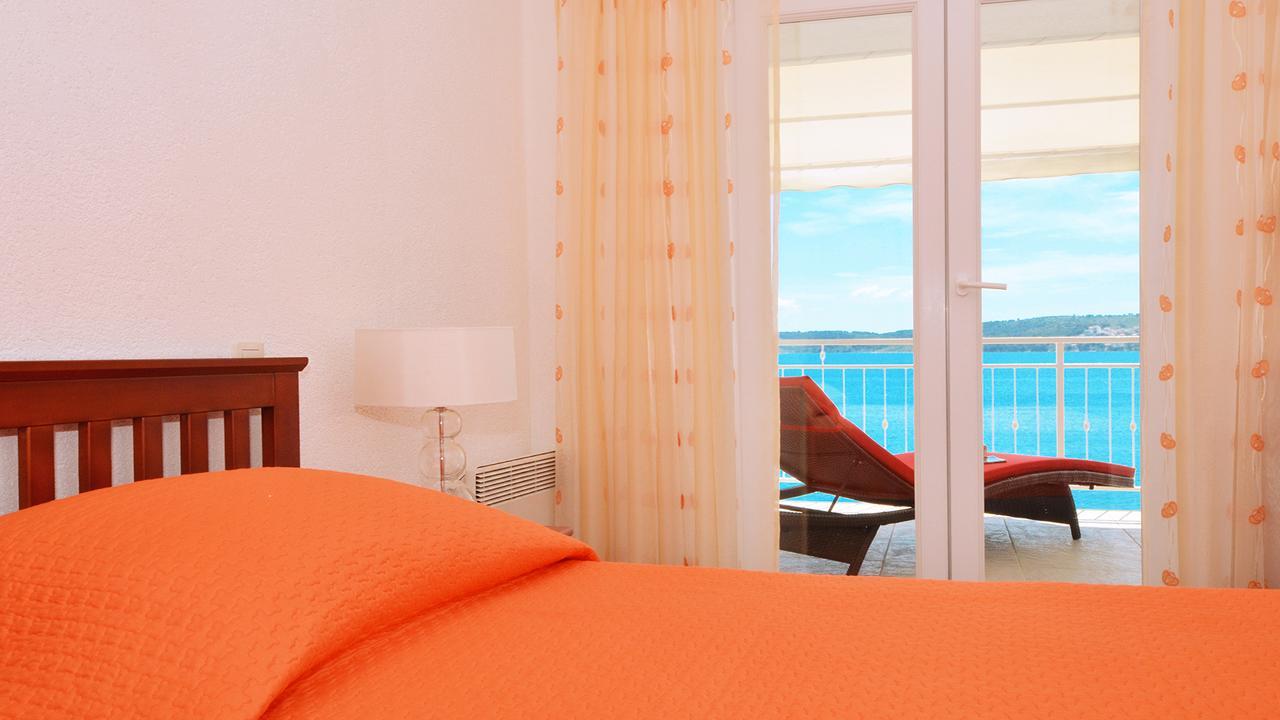Gem Of The Sea Luxury Beach Apartment With Brand New Heating Infinity Pool Trogir Buitenkant foto