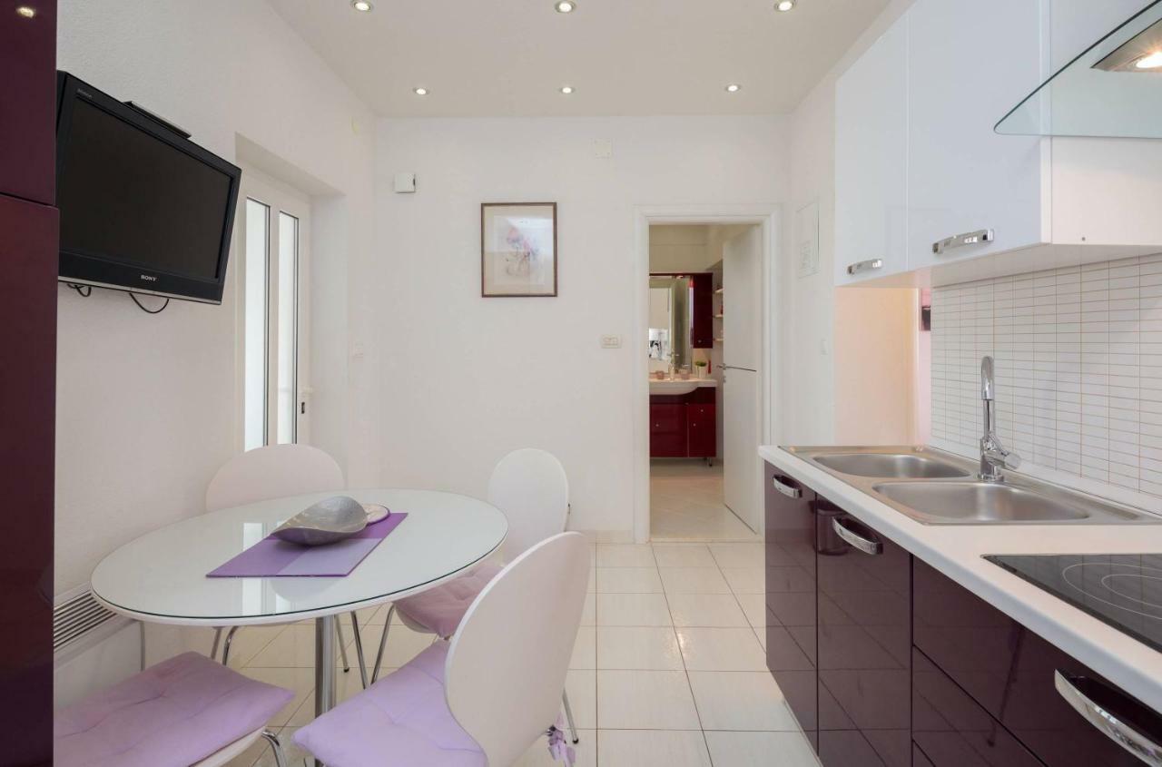 Gem Of The Sea Luxury Beach Apartment With Brand New Heating Infinity Pool Trogir Buitenkant foto