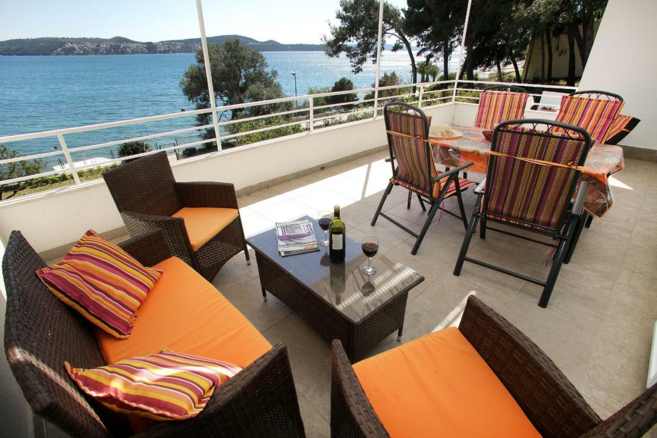 Gem Of The Sea Luxury Beach Apartment With Brand New Heating Infinity Pool Trogir Buitenkant foto