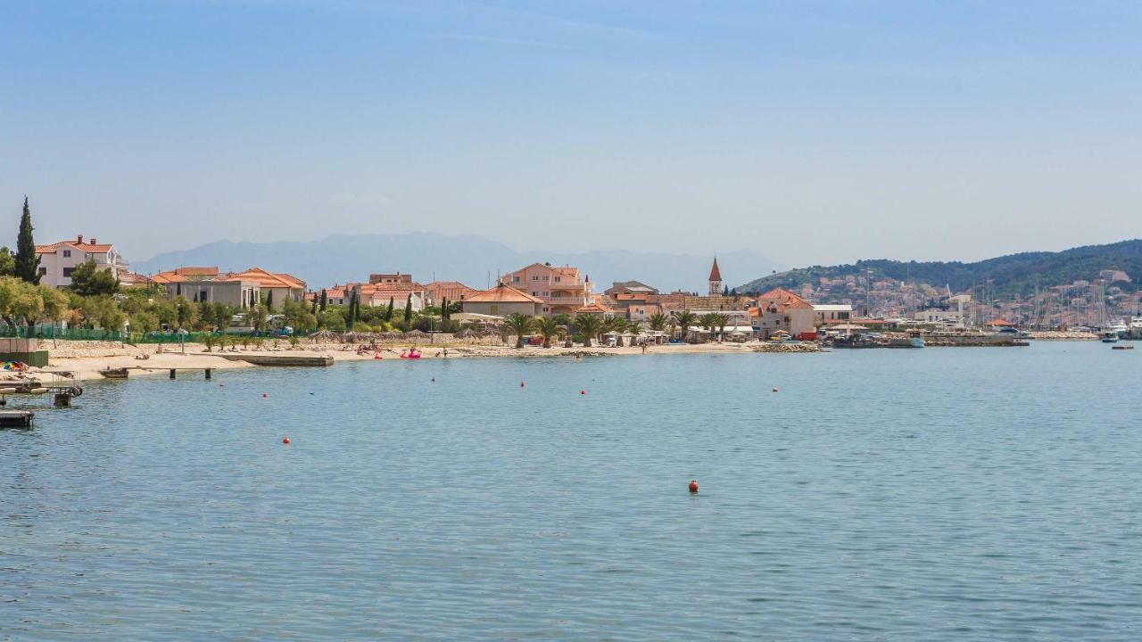 Gem Of The Sea Luxury Beach Apartment With Brand New Heating Infinity Pool Trogir Buitenkant foto
