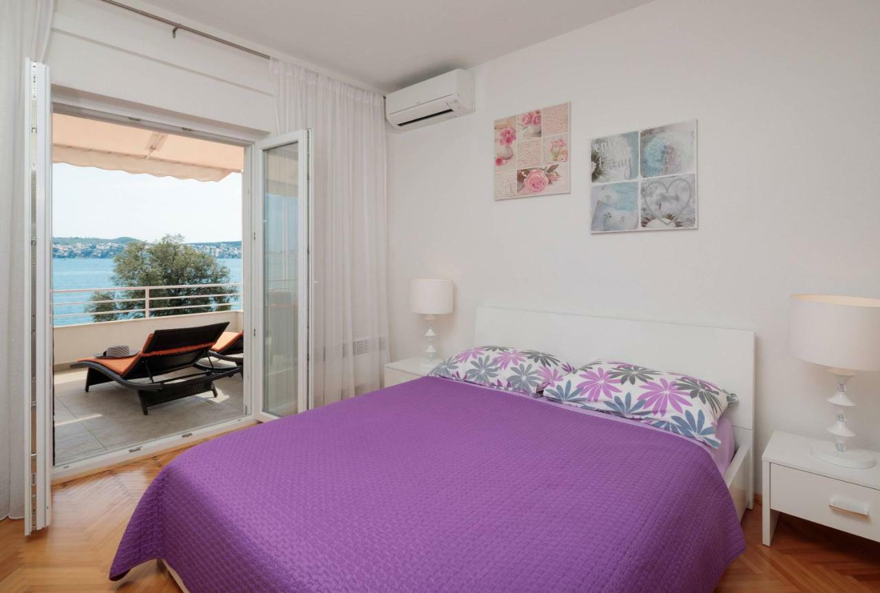 Gem Of The Sea Luxury Beach Apartment With Brand New Heating Infinity Pool Trogir Buitenkant foto