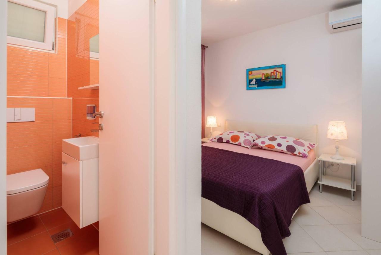 Gem Of The Sea Luxury Beach Apartment With Brand New Heating Infinity Pool Trogir Buitenkant foto