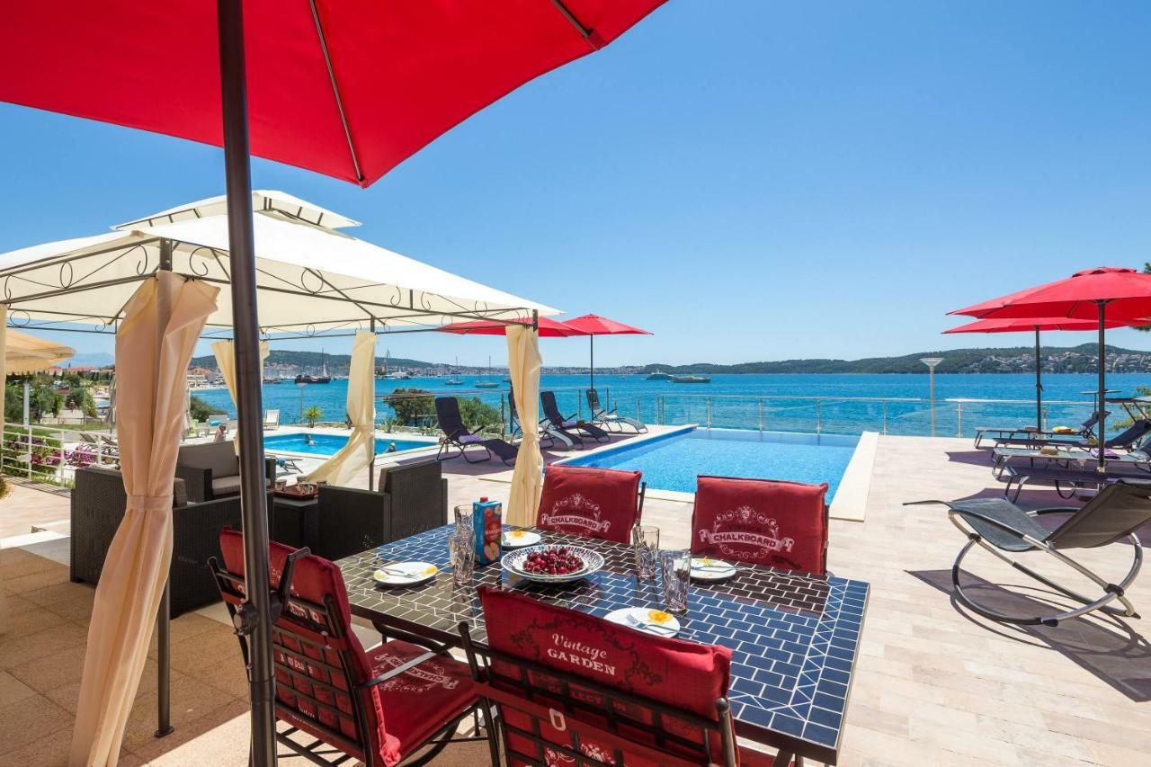 Gem Of The Sea Luxury Beach Apartment With Brand New Heating Infinity Pool Trogir Buitenkant foto